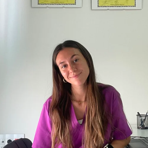 Sara en su consulta